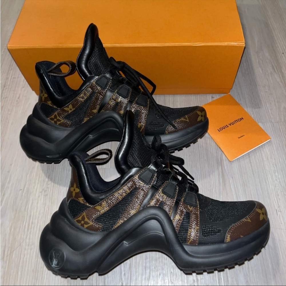 LIKE NEW. LV Archlight Sneakers Size 37. Fits like 7 - 7.5